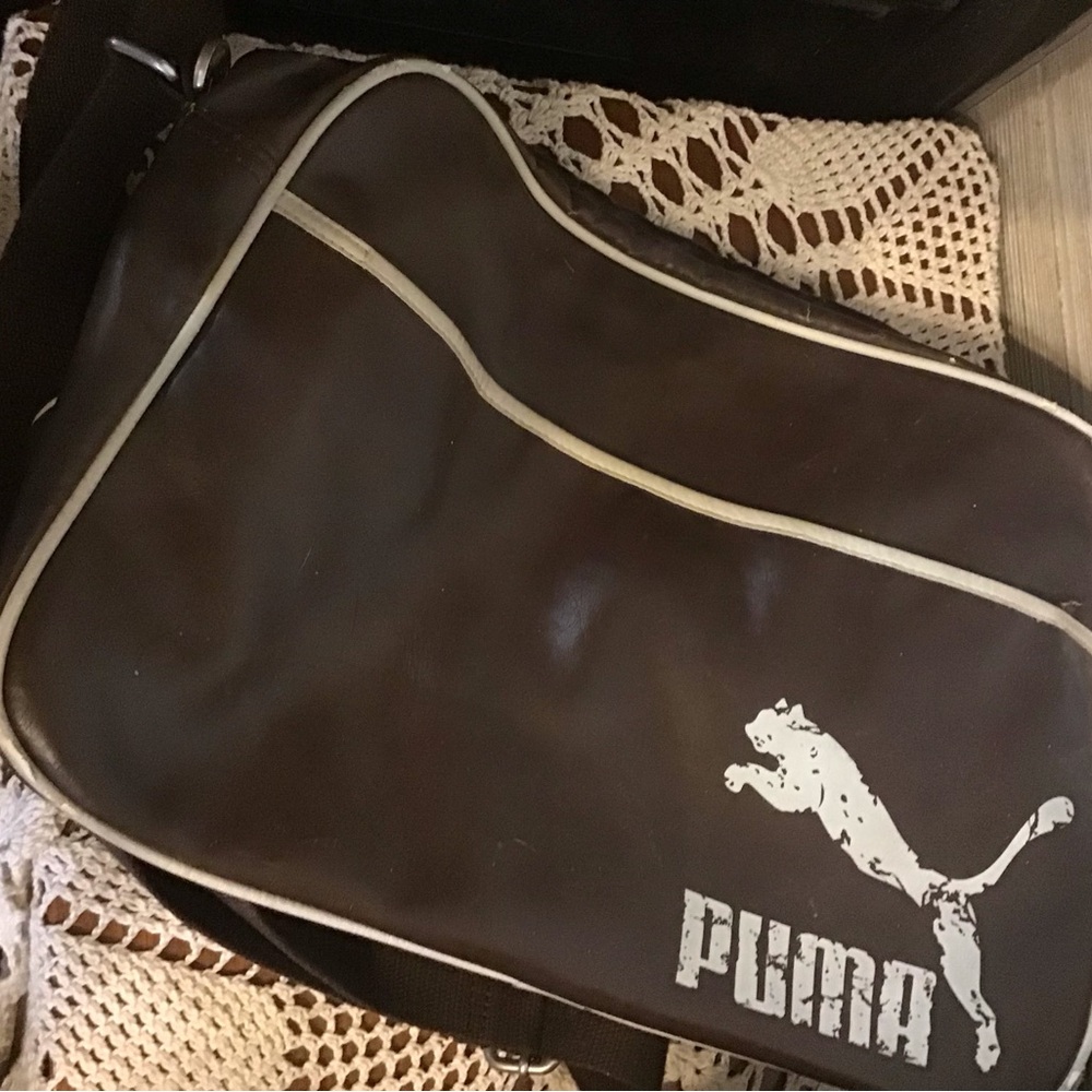 Vintage Brown Reporters crossbody Puma bag